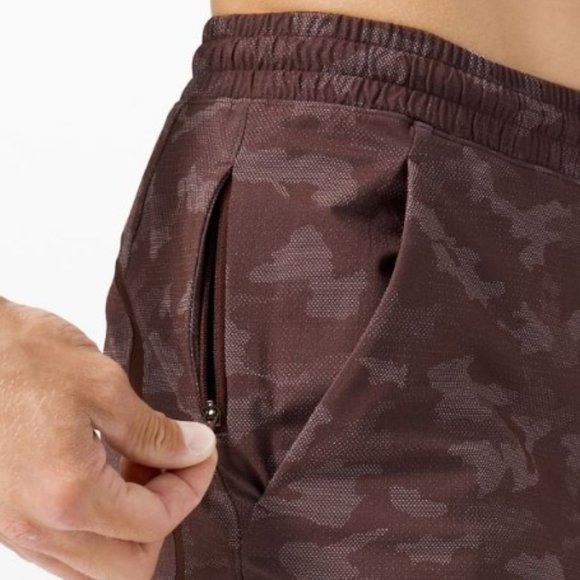 Lululemon Pace Breaker Linerless Camo Brown Short 7'' - Size M - Picture 5 of 11